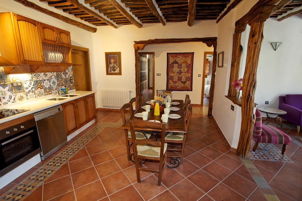 Casa Carole - 3 Bedroom Luxury Apartment Bubion Room photo